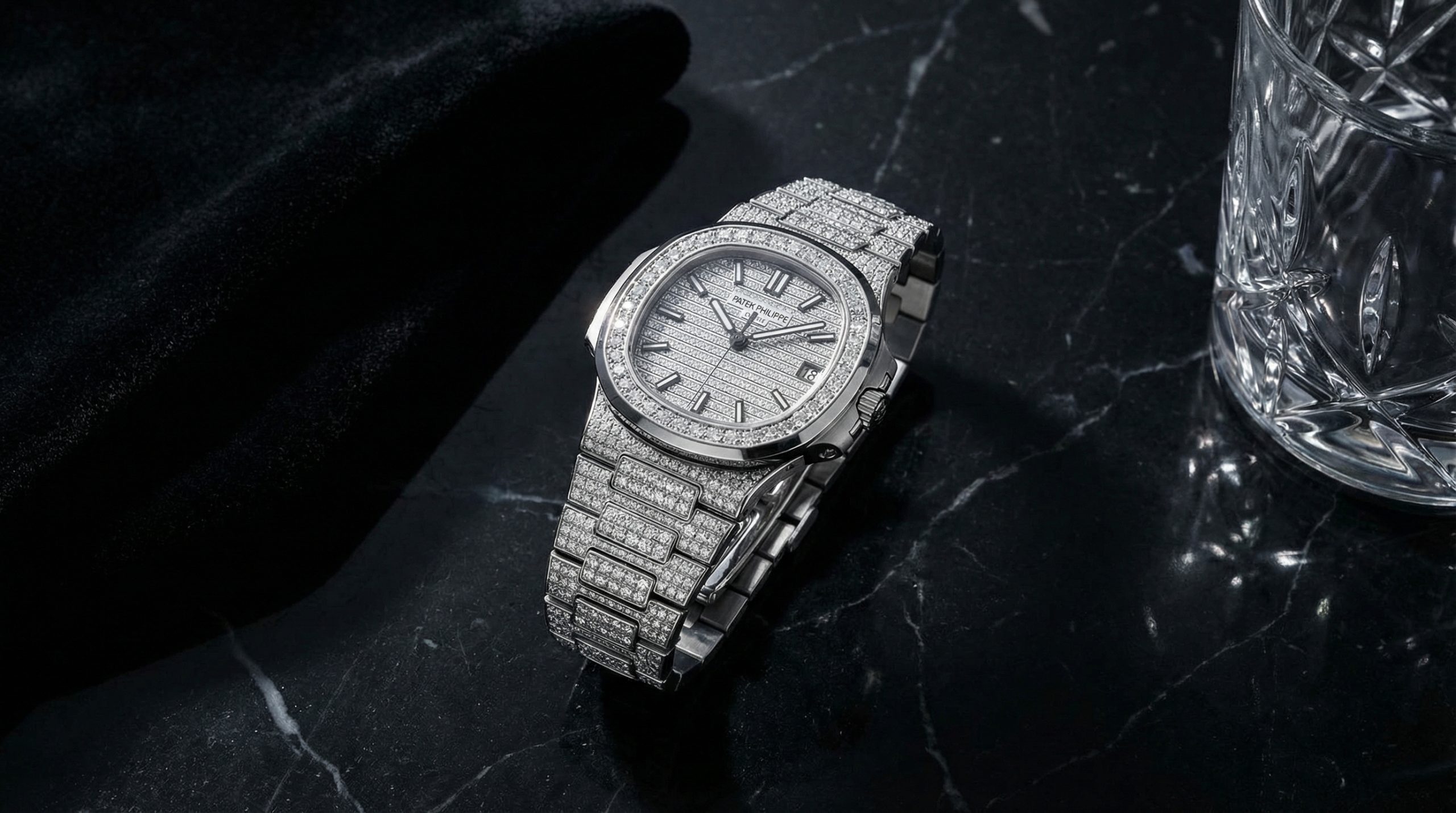 https://donghobaohong.com/wp-content/uploads/2026/02/LuxeSKU-Patek-Philippe-Submariner-Date-var-3-scaled.jpg